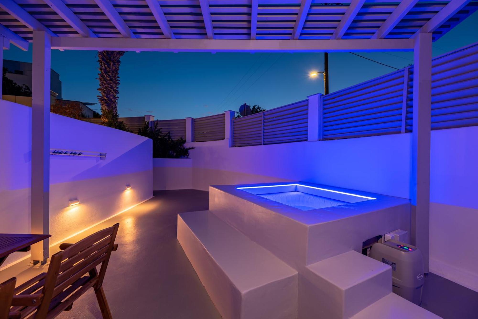 Aerenia Luxury suites Karterados  Zewnętrze zdjęcie
